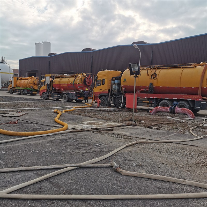 山阳污水池清理